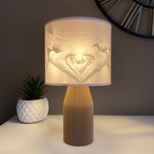 Personalisierte Lithophanie Fotolampe mit warmem Licht als emotionales Fotogeschenk.