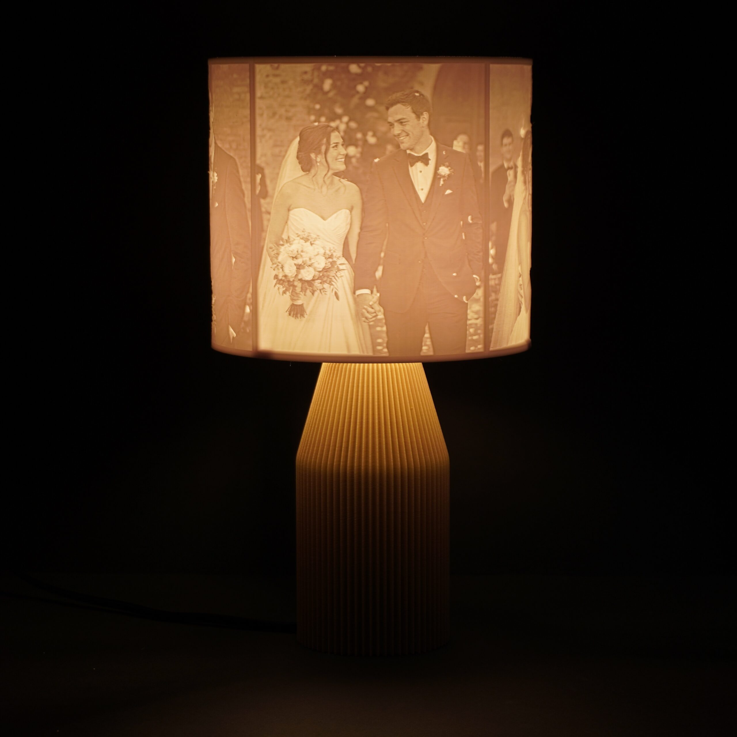 Personalisierte Lithophanie Foto-Lampe mit Hochzeitsfoto, im Licht leuchtend